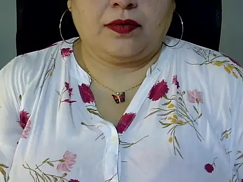 Snapshot of Soniya_Sha chatting on 04/01/26, 01:41 Soniya Sha online show from 04/01/26, 01:41