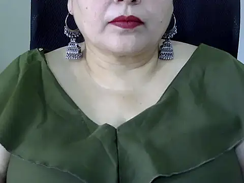 Snapshot of Soniya_Sha chatting on 04/04/26, 07:28 Soniya Sha online show from 04/04/26, 07:28