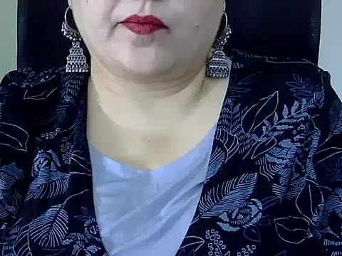 Snapshot of Soniya_Sha chatting on 04/10/26, 10:09 Soniya Sha online show from 04/10/26, 10:09