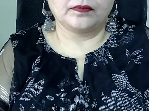 Snapshot of Soniya_Sha chatting on 04/13/26, 07:25 Soniya Sha online show from 04/13/26, 07:25