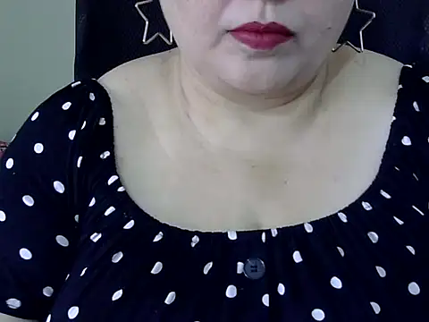 Snapshot of Soniya_Sha chatting on 05/17/26, 06:44 Soniya Sha online show from 05/17/26, 06:44