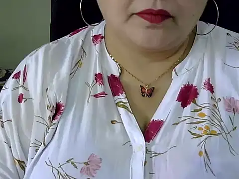 Snapshot of Soniya_Sha chatting on 05/20/26, 08:20 Soniya Sha online show from 05/20/26, 08:20