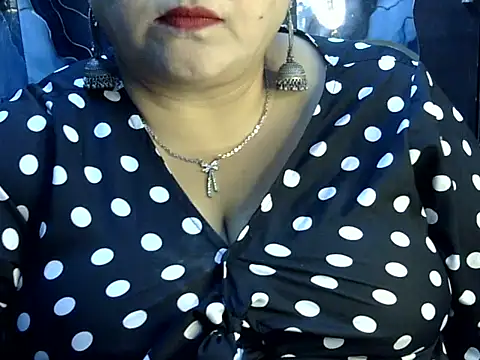 Snapshot of Soniya_Sha chatting on 07/06/26, 07:49 Soniya Sha online show from 07/06/26, 07:49