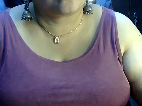 Snapshot of Soniya_Sha chatting on 07/28/26, 02:13 Soniya Sha online show from 07/28/26, 02:13