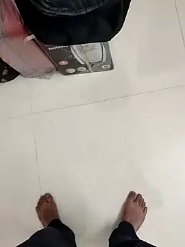 Snapshot of boyfromMum_bai chatting on 04/01/26, 02:03 boyfromMum bai online show from 04/01/26, 02:03