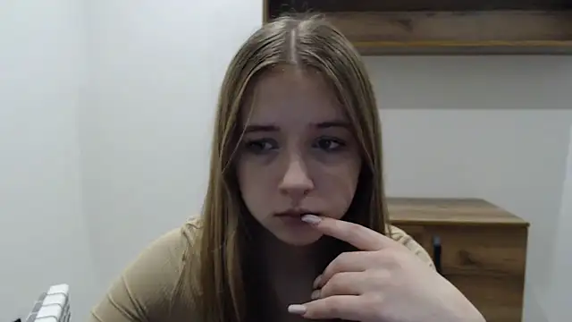 SweetBellaa  online show from 12/16/25, 11:26