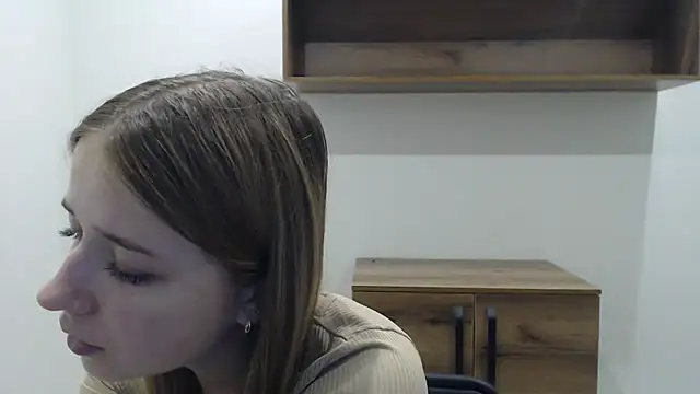 SweetBellaa  online show from 01/11/26, 01:27