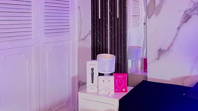 BellaHarpeer online show from 02/15/26, 07:51