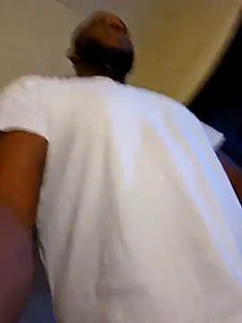 Snapshot of iLOVETRAY96 chatting on 02/22/26, 01:42 iLOVETRAY96 online show from 02/22/26, 01:42