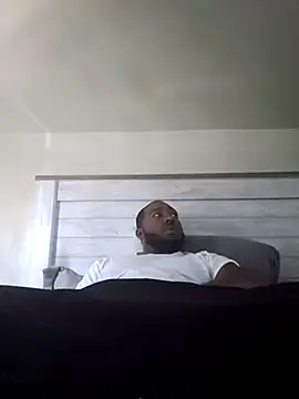 Snapshot of iLOVETRAY96 chatting on 02/26/26, 07:24 iLOVETRAY96 online show from 02/26/26, 07:24