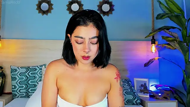 TaniaRedd  online show from 04/08/26, 05:57