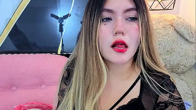 Snapshot of VioletaSweett1 chatting on 07/26/26, 04:25 VioletaSweett1 online show from 07/26/26, 04:25