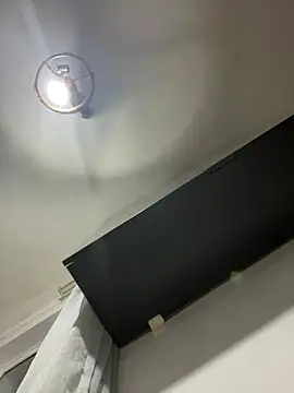 Snapshot of tesaa1212 chatting on 12/14/25, 05:51 tesaa1212 online show from 12/14/25, 05:51