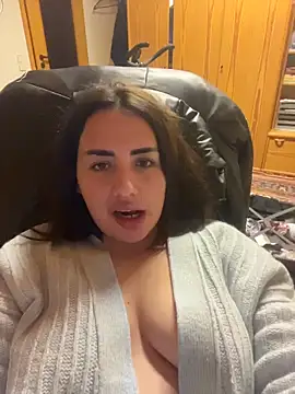 Snapshot of tesaa1212 chatting on 03/25/26, 10:05 tesaa1212 online show from 03/25/26, 10:05