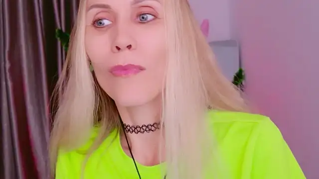 betty xoxoo online show from 12/15/25, 08:40