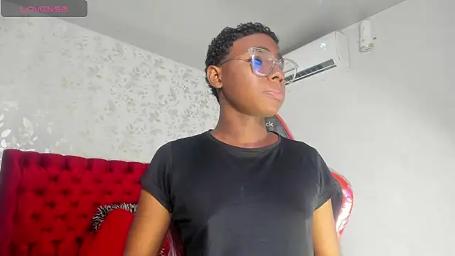 Snapshot of teylor_lovee chatting on 02/11/26, 08:36 teylor lovee online show from 02/11/26, 08:36