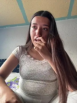 Snapshot of Alix_Rousses21 chatting on 01/10/26, 07:04 Alix Rousses21 online show from 01/10/26, 07:04