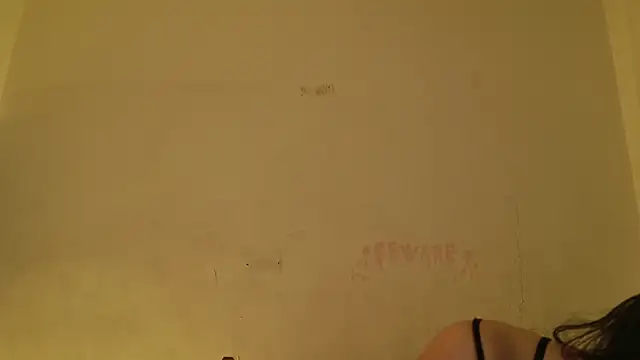Snapshot of MoonLipsON- chatting on 06/22/26, 02:57 MoonLipsON- online show from 06/22/26, 02:57