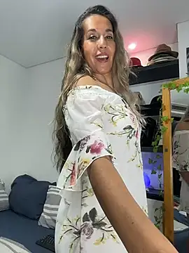 sandrafarrely online show from 05/13/26, 01:03