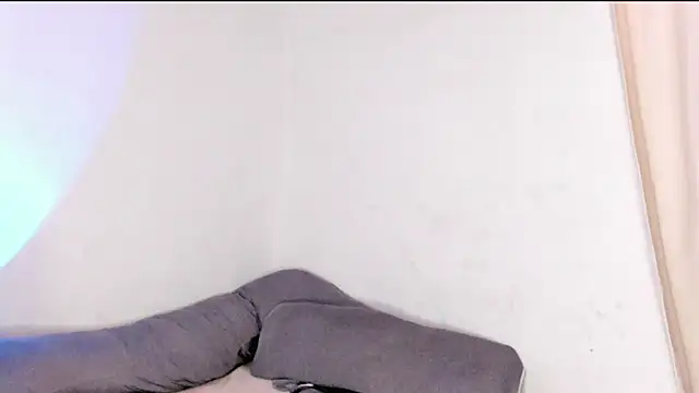 Snapshot of Nyxaraaa chatting on 12/14/25, 05:18 Nyxaraaa online show from 12/14/25, 05:18