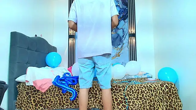 Snapshot of Valentina_and_sneider_ chatting on 03/07/26, 09:01 Valentina and sneider online show from 03/07/26, 09:01