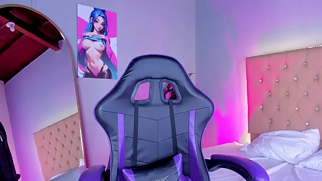 EmmaLawrence  online show from 12/14/25, 07:40