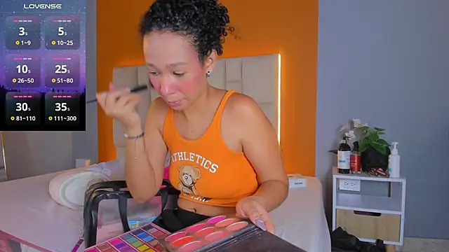 EmmaLawrence  online show from 06/10/26, 04:01