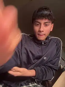 Snapshot of hungspanishtwink chatting on 01/05/26, 07:39 hungspanishtwink online show from 01/05/26, 07:39