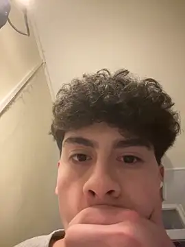 Snapshot of hungspanishtwink chatting on 02/14/26, 11:12 hungspanishtwink online show from 02/14/26, 11:12