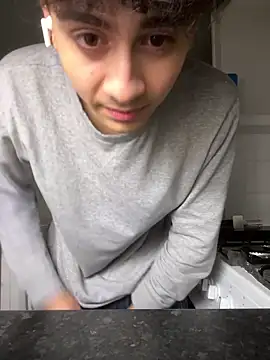 Snapshot of hungspanishtwink chatting on 02/16/26, 12:29 hungspanishtwink online show from 02/16/26, 12:29