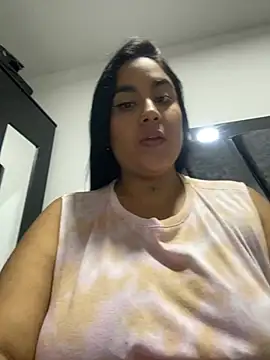 Snapshot of YenthCorona chatting on 05/28/26, 01:36 YenthCorona online show from 05/28/26, 01:36