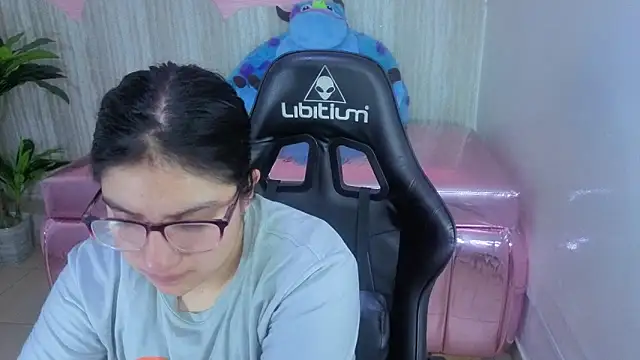 eva smit t online show from 03/25/26, 02:39