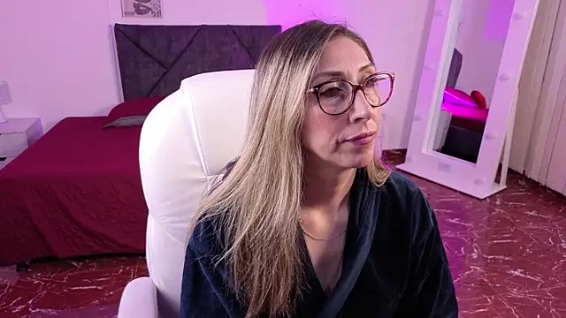 Scarlett 079 online show from 04/24/26, 11:45