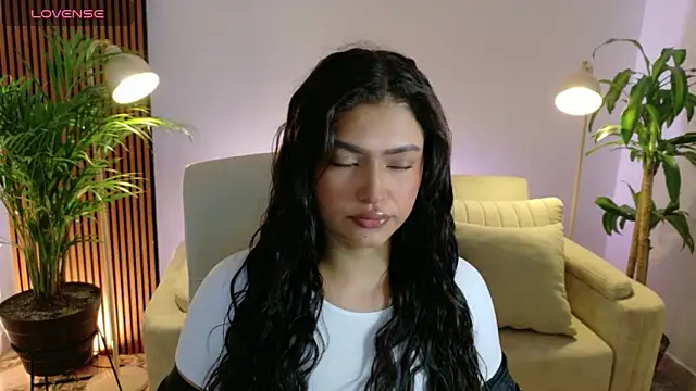 Snapshot of victoria___moon chatting on 02/23/26, 01:08 victoria moon online show from 02/23/26, 01:08