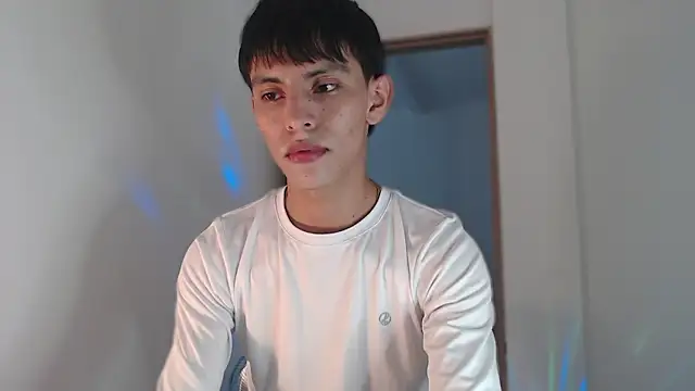 Snapshot of andrew_courtzz chatting on 03/10/26, 09:31 andrew courtzz online show from 03/10/26, 09:31