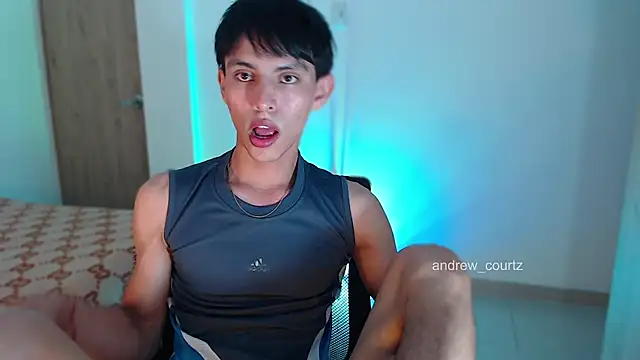 Snapshot of andrew_courtzz chatting on 03/25/26, 01:44 andrew courtzz online show from 03/25/26, 01:44