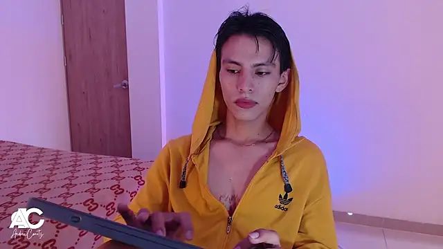 Snapshot of andrew_courtzz chatting on 04/09/26, 08:36 andrew courtzz online show from 04/09/26, 08:36