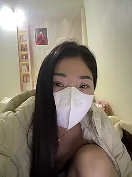 Snapshot of Mimy18 chatting on 12/14/25, 05:57 Mimy18 online show from 12/14/25, 05:57