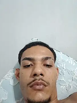 Snapshot of Iguiinhoo69 chatting on 12/04/25, 08:23 Iguiinhoo69 online show from 12/04/25, 08:23