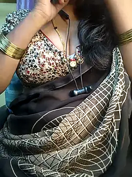 Snapshot of Preeti345 chatting on 04/10/26, 12:32 Preeti345 online show from 04/10/26, 12:32