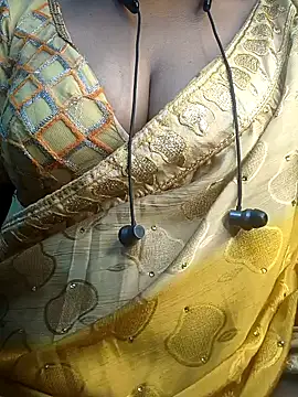 Snapshot of Preeti345 chatting on 04/11/26, 05:45 Preeti345 online show from 04/11/26, 05:45