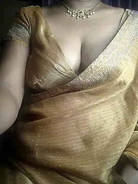 Snapshot of Preeti345 chatting on 04/20/26, 06:27 Preeti345 online show from 04/20/26, 06:27