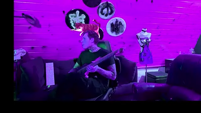 siphonophordustbunny online show from 12/05/25, 01:25