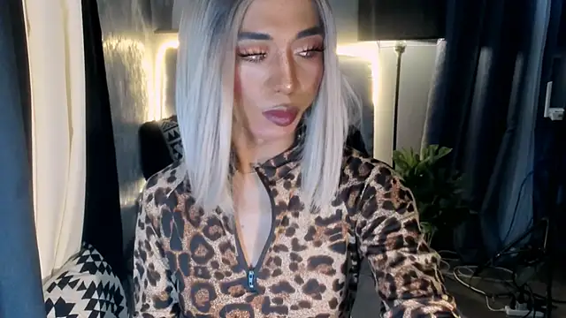 Snapshot of TsBlackHORSECOCKcalix chatting on 04/19/26, 03:22 TsBlackHORSECOCKcalix online show from 04/19/26, 03:22