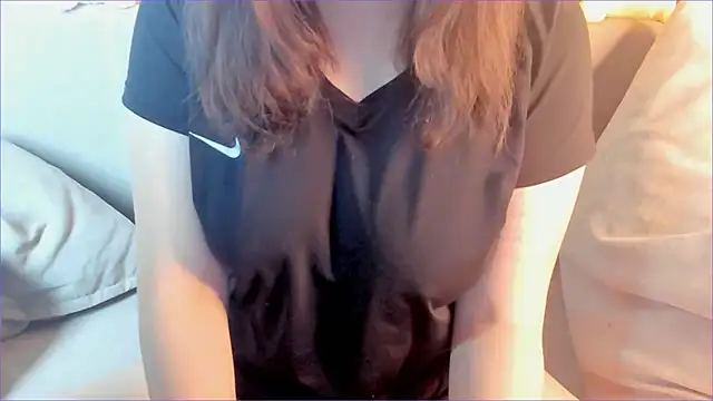 Snapshot of minji_snow chatting on 02/02/26, 01:21 minji snow online show from 02/02/26, 01:21