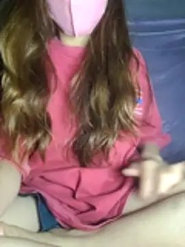 Snapshot of polly_chan chatting on 12/14/25, 04:23 polly chan online show from 12/14/25, 04:23