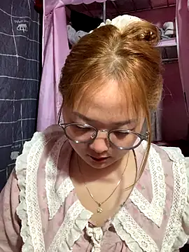 Snapshot of Samsam-006 chatting on 12/22/25, 03:25 Samsam-006 online show from 12/22/25, 03:25