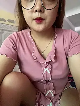Snapshot of Samsam-006 chatting on 07/08/26, 10:42 Samsam-006 online show from 07/08/26, 10:42