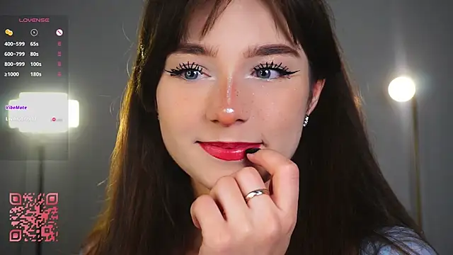 Snapshot of Lanenger chatting on 02/18/26, 10:17 Lanenger online show from 02/18/26, 10:17