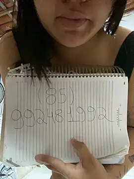 Snapshot of kercii chatting on 12/14/25, 05:18 kercii online show from 12/14/25, 05:18